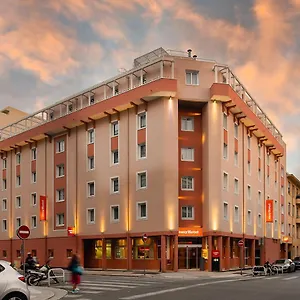 Hotel Easyhotel Palais Des Congrès – Old Town